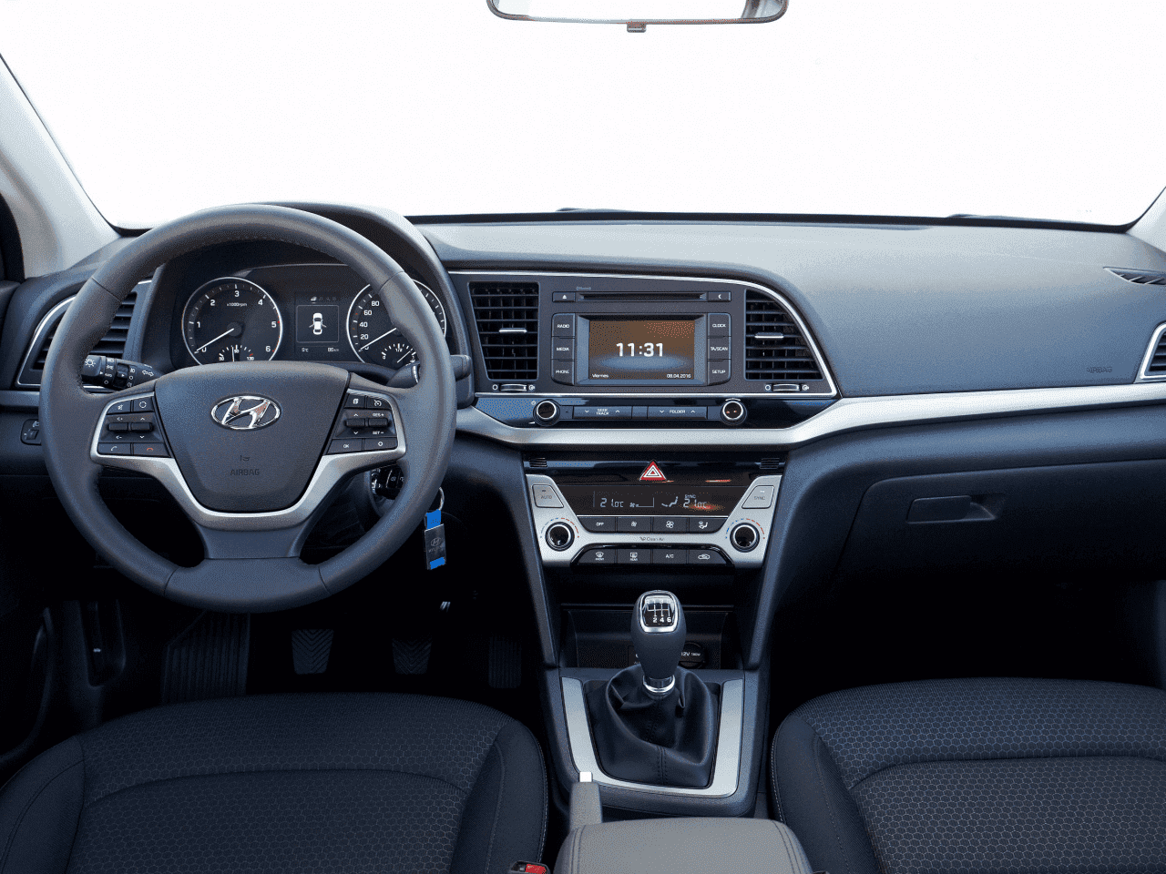 Интерьер Elantra