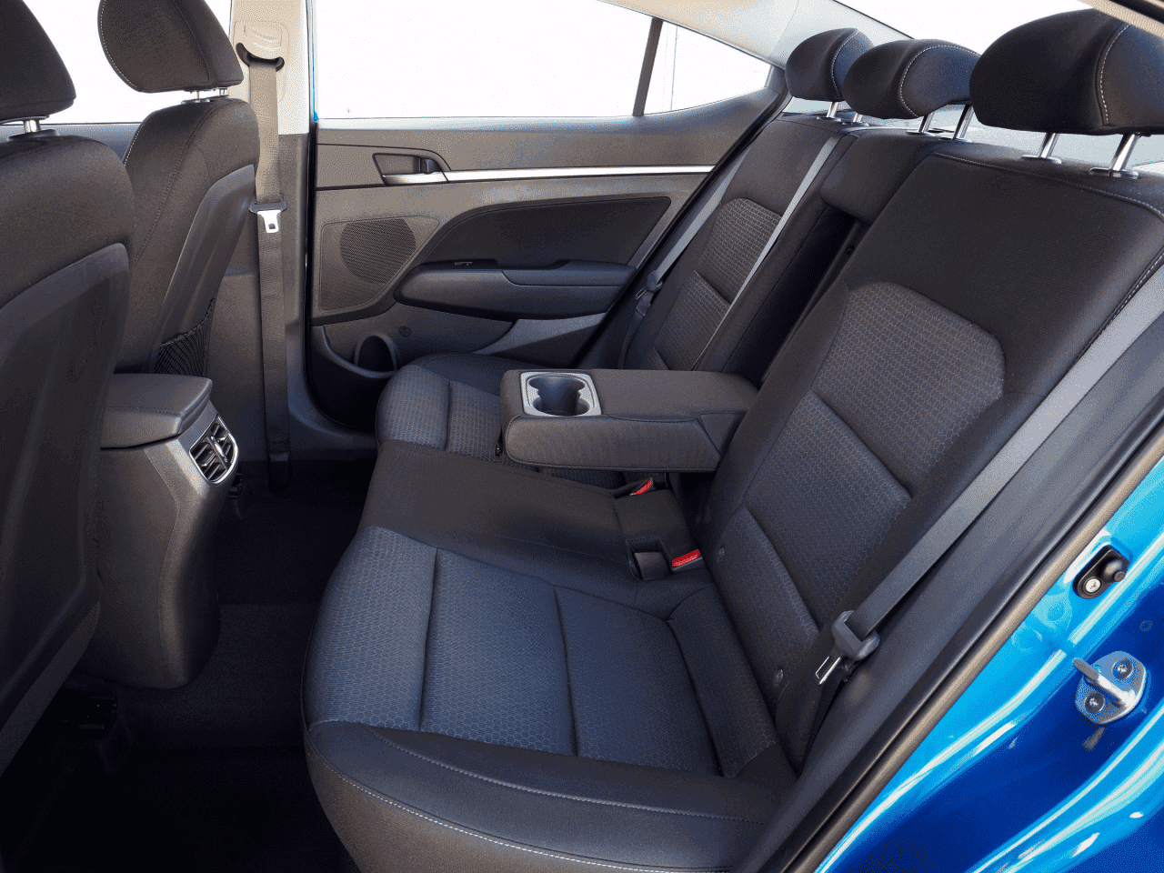 Интерьер Elantra
